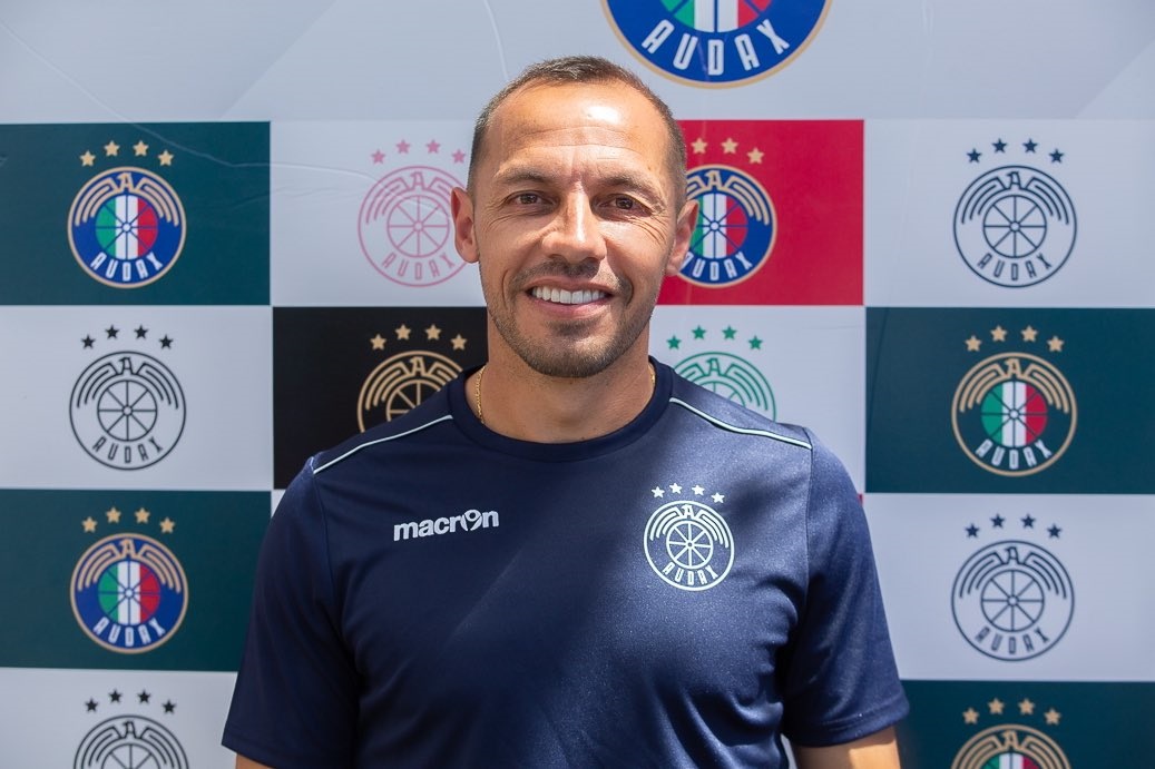 Marcelo Díaz regresa al fútbol chileno para defender a Audax Italiano