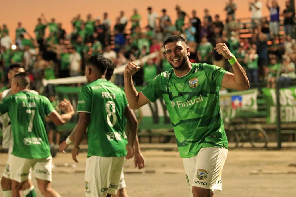 Trasandino celebra en el final ante Deportes Melipilla