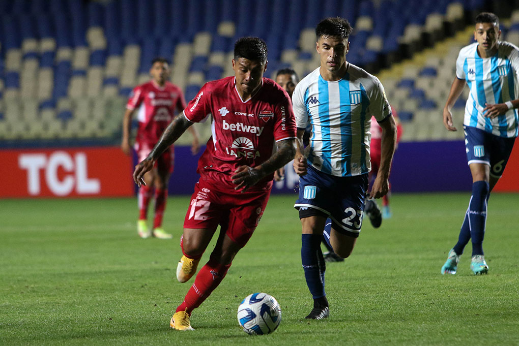 Ñublense no pudo ante Racing Club en el Ester Roa