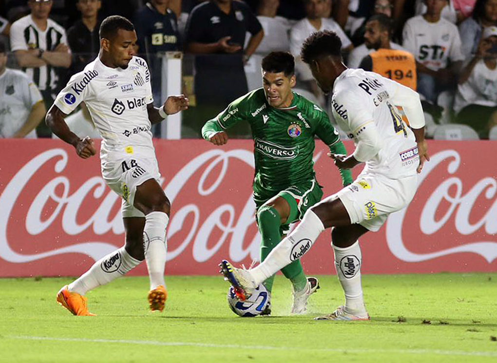 Audax Italiano sumó su primera unidad ante Santos en Brasil