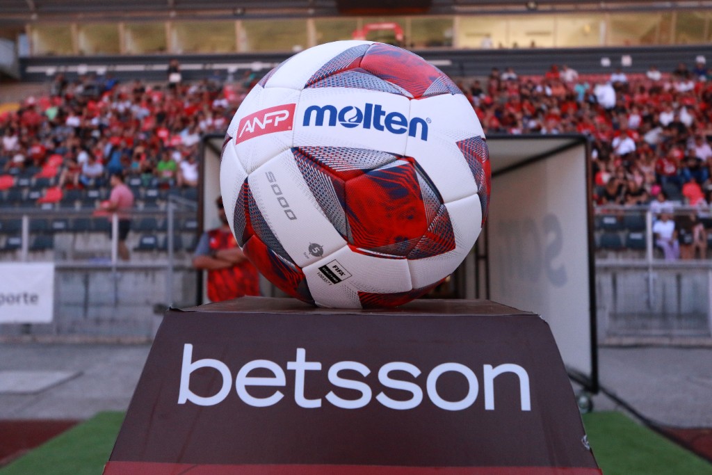Recargada jornada de domingo al mediodía en el Ascenso Betsson