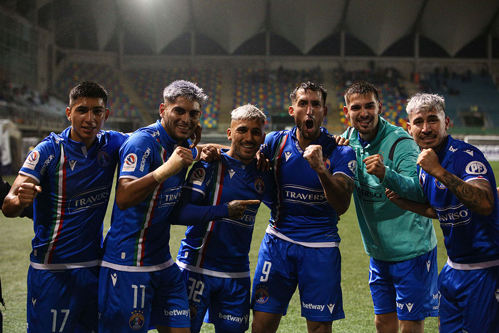 Audax Italiano escla en la tabla tras vencer ajustadamente a Cobresal