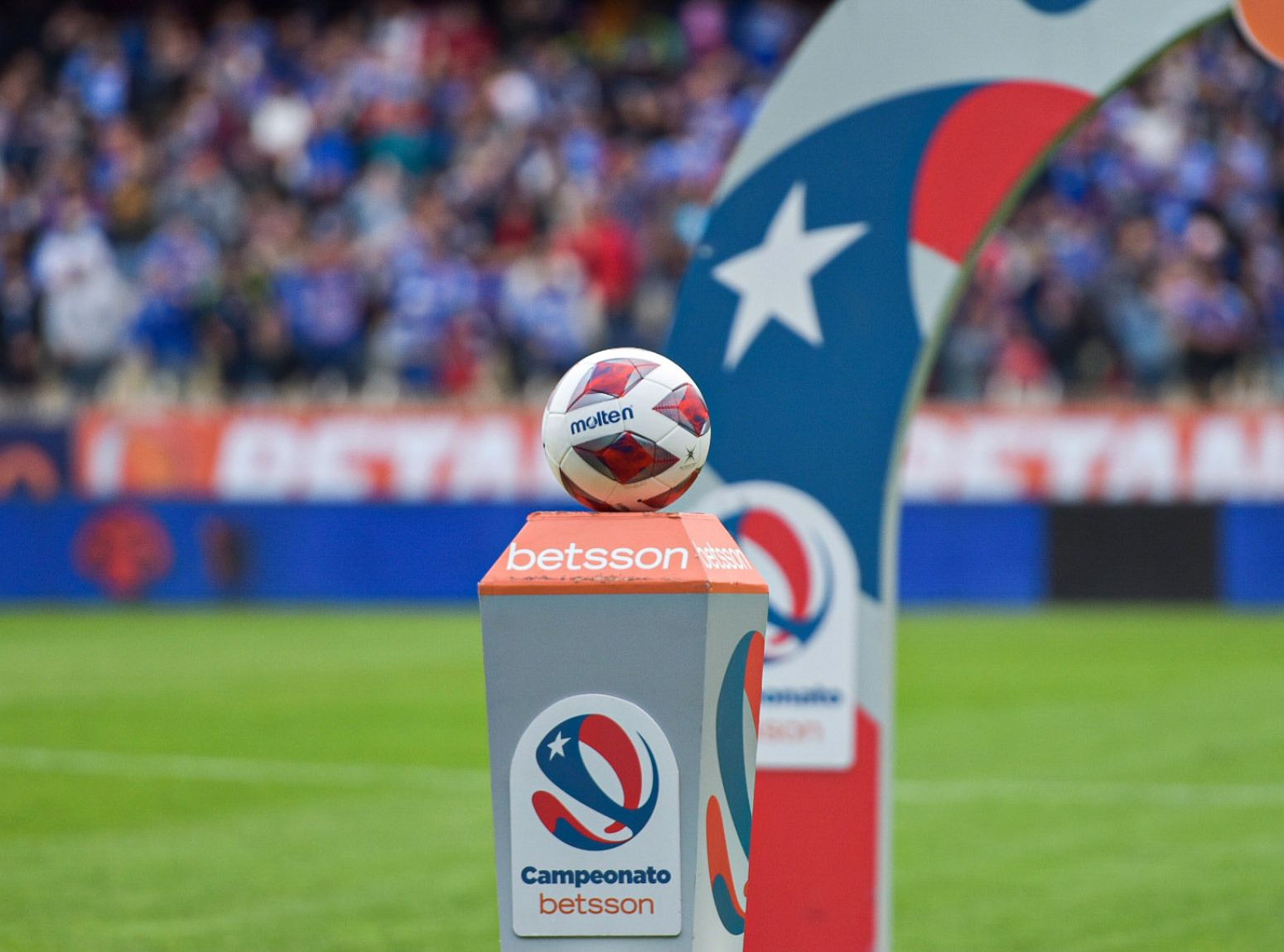 El fútbol chileno inicia un intenso mes de competencia: Ascenso Betsson, Segunda División, Copa Chile Easy, Femenino SQM y La Roja no paran