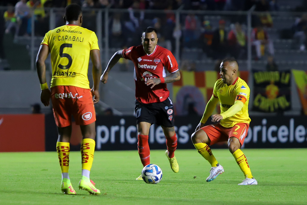 Ñublense rescata un punto en su visita a Aucas