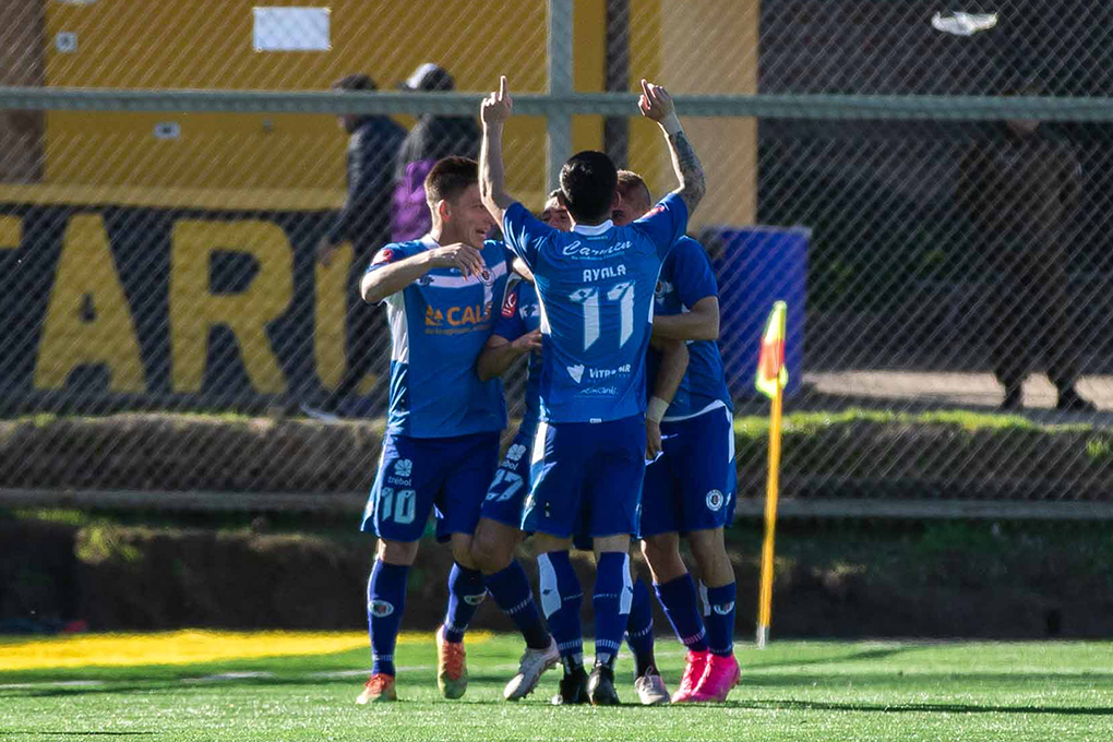 Deportes Santa Cruz venció a Santiago Morning y se aleja de la zona de peligro