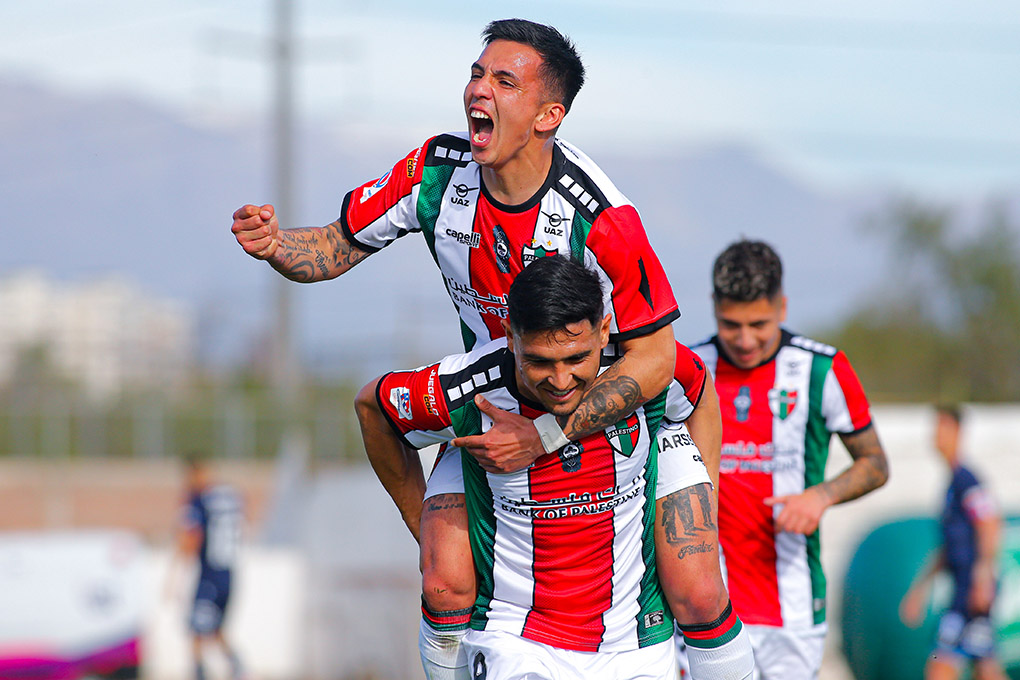 Palestino goleó a la UC en un entretenido duelo en La Cisterna