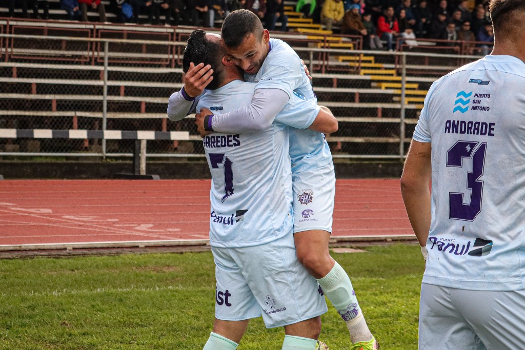 Rodrigo Gattas se distancia en la cima de la tabla de goleadores de la Segunda División