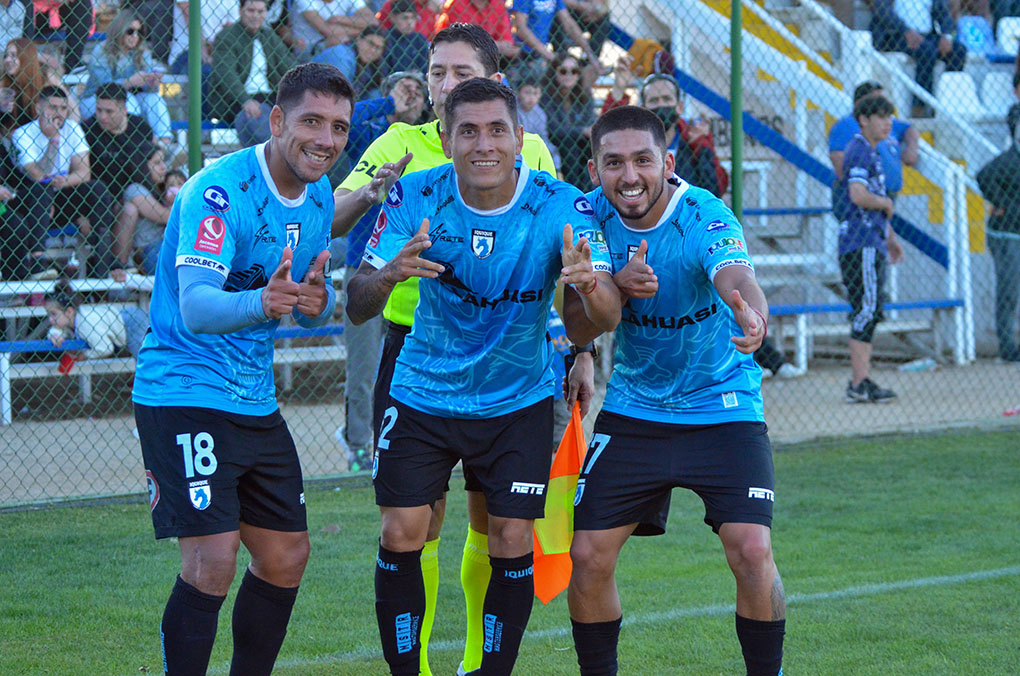 Iquique vence en la hora a Santa Cruz y aun tiene chances de título