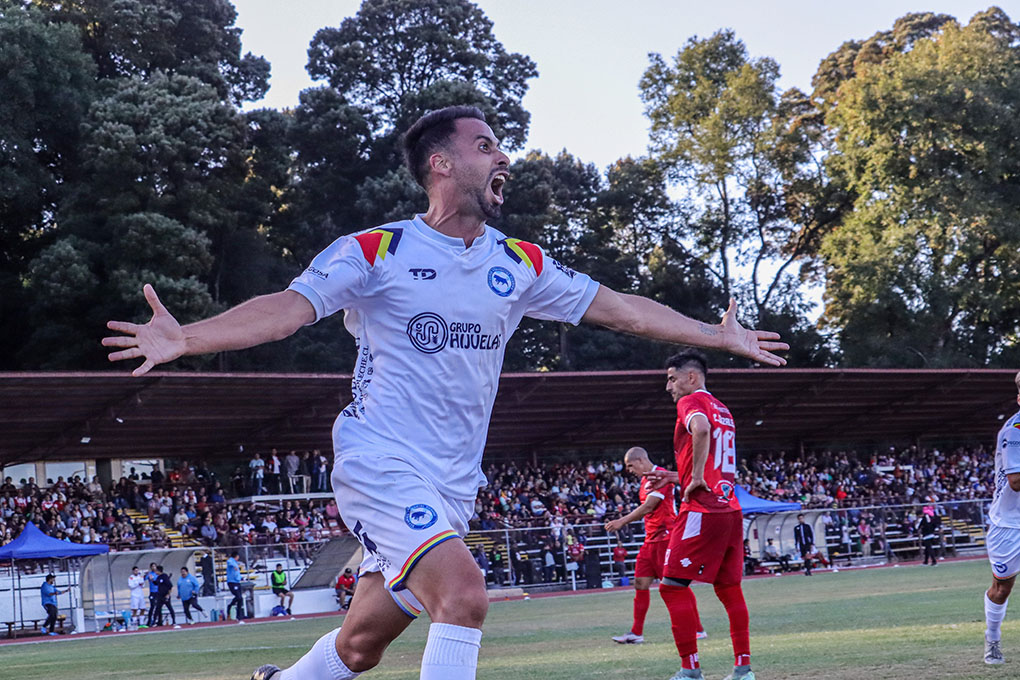 Diego Bielkiewicz se coronó como el máximo goleador de la Segunda División