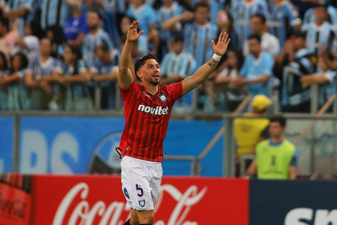Huachipato sorprendió a Gremio y logró su primer triunfo en el grupo C