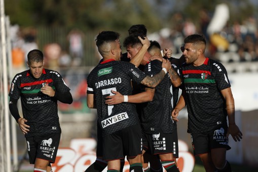 Palestino se lleva la victoria en el debut