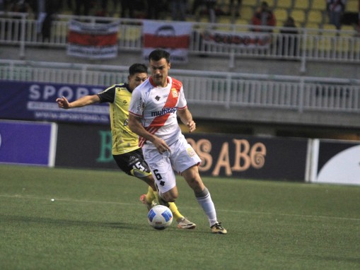 San Luis gana en la hora y alcanza al líder