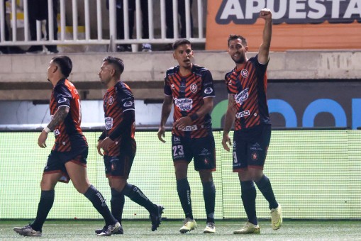 Limache vence a UDEC y vuelve al liderato