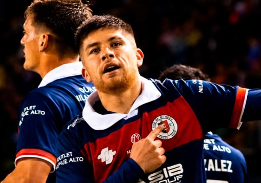 Santa Cruz sorprende a Audax Italiano